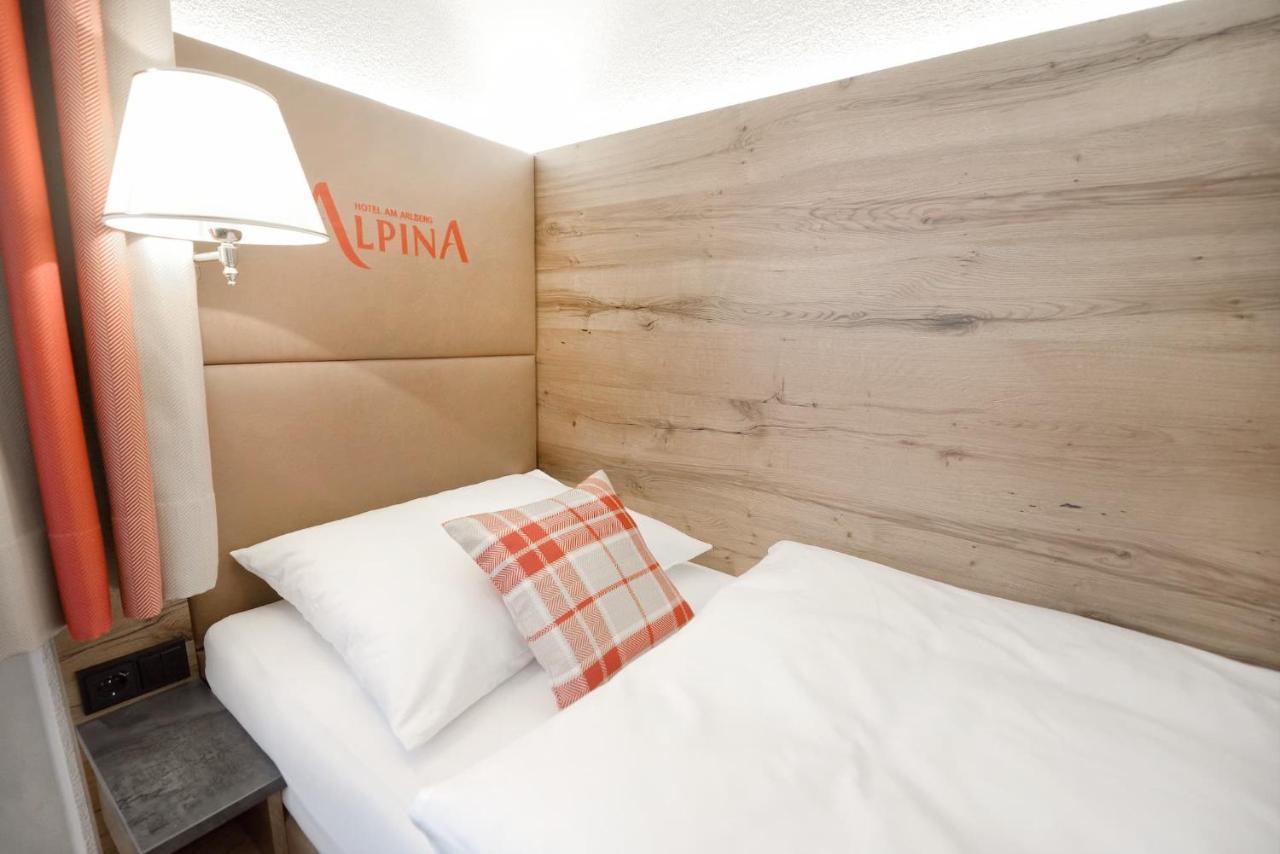 Hotel Alpina Superior Pettneu am Arlberg Esterno foto