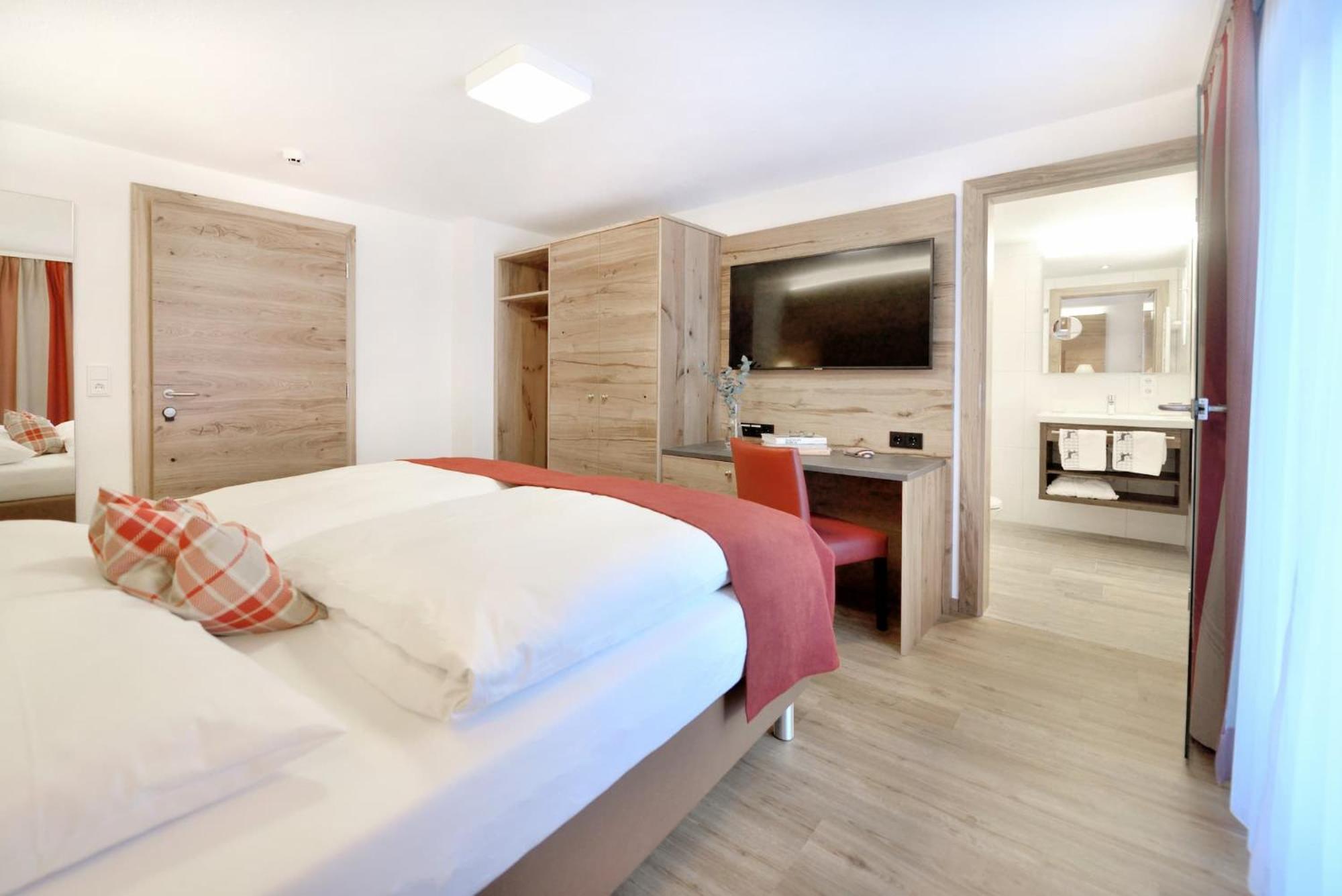 Hotel Alpina Superior Pettneu am Arlberg Esterno foto