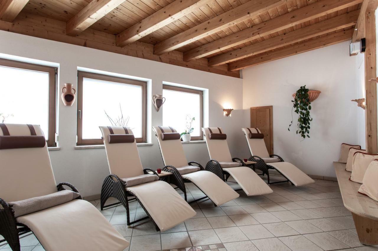 Hotel Alpina Superior Pettneu am Arlberg Esterno foto
